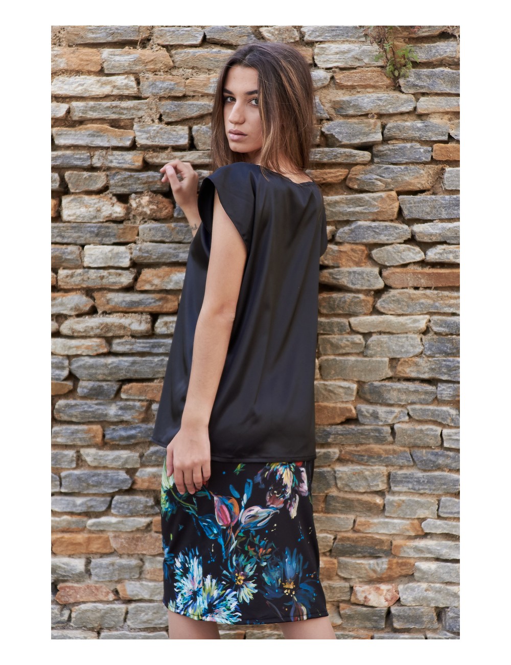 blusa raso negra